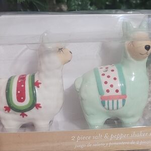 Llama Salt and Pepper Shaker Set - White and Green Color.